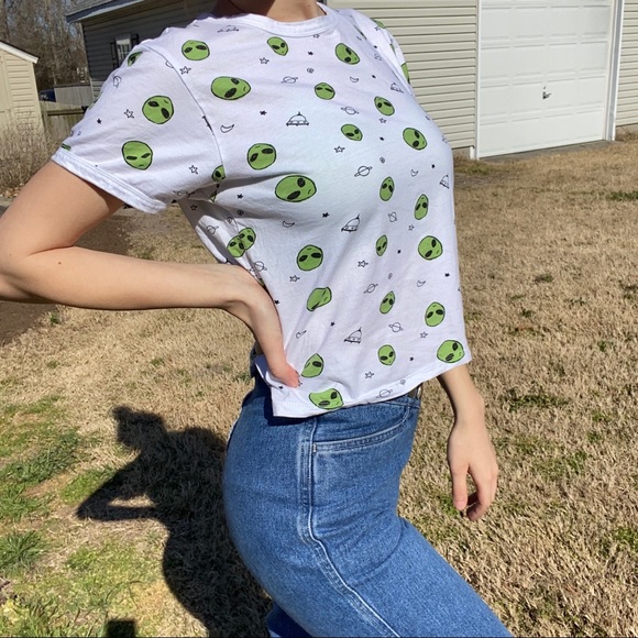 White Alien T-Shirt - Picture 3 of 3